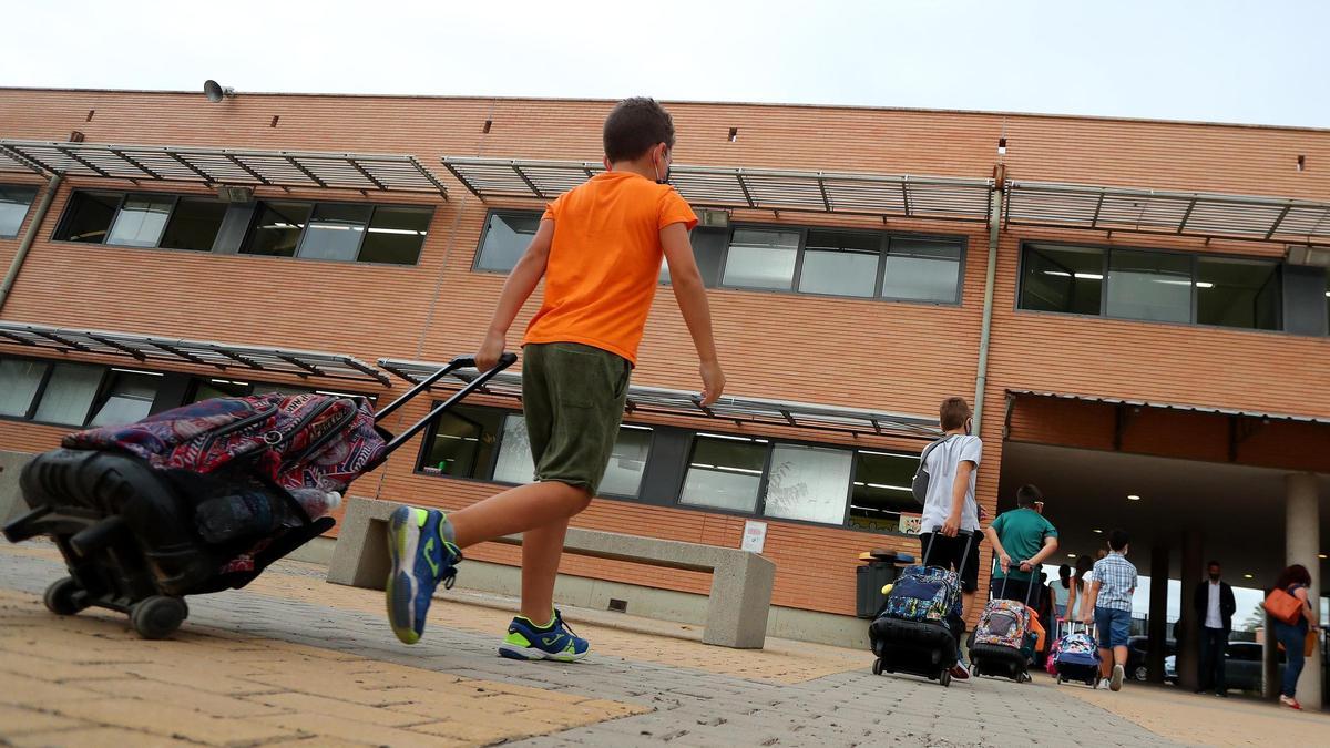 Excepciones a las reuniones: ¿pueden los abuelos seguir recogiendo a dos o más niños del colegio?