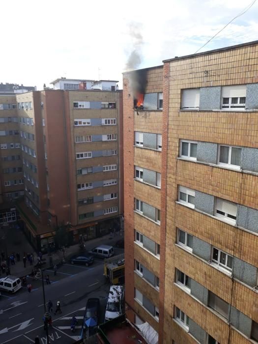 Espectacular incendio en Avilés