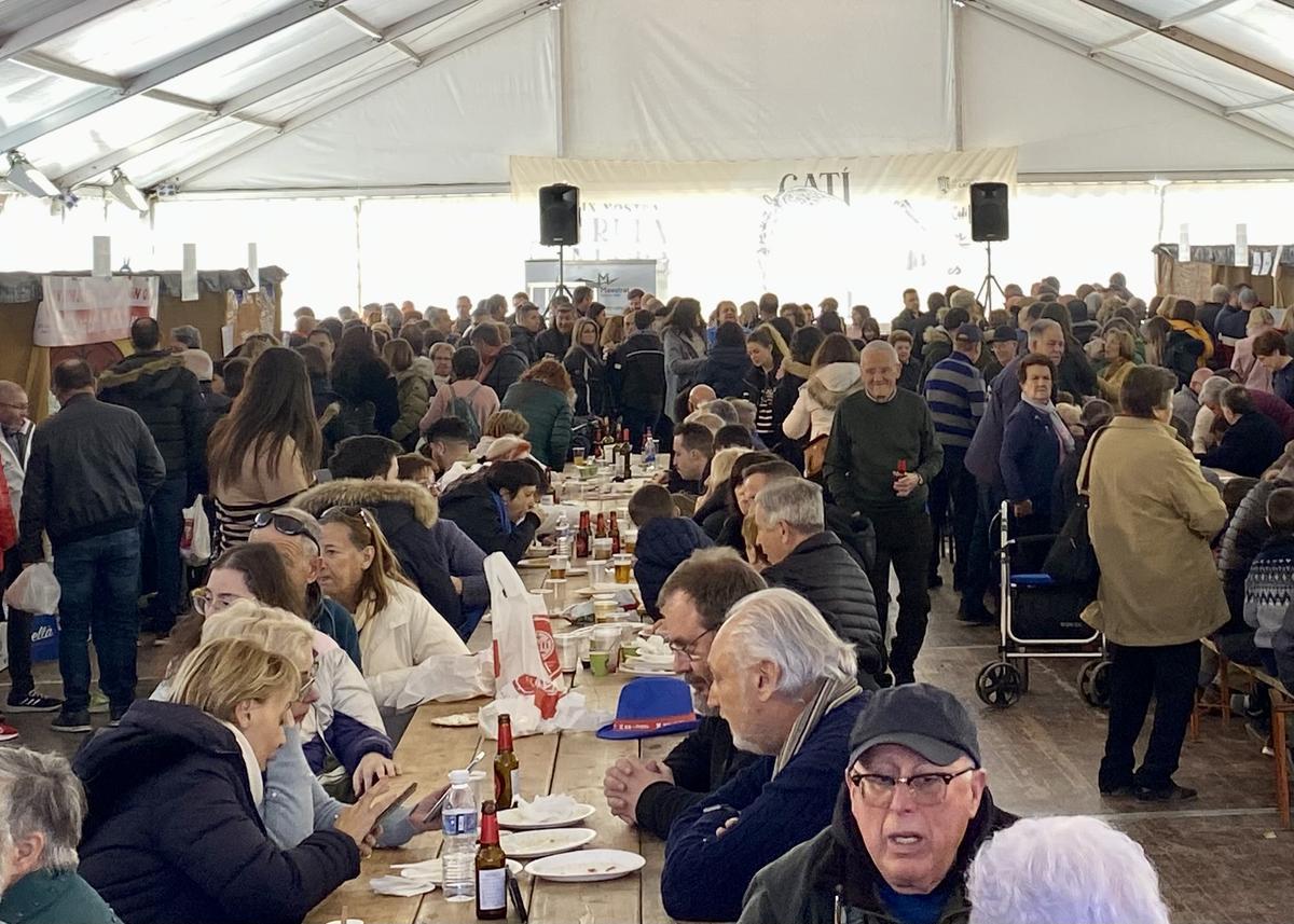 Centenares de amantes de la trufa han visitado Catí durante el fin de semana para disfrutar de este tesoro gastronómico.