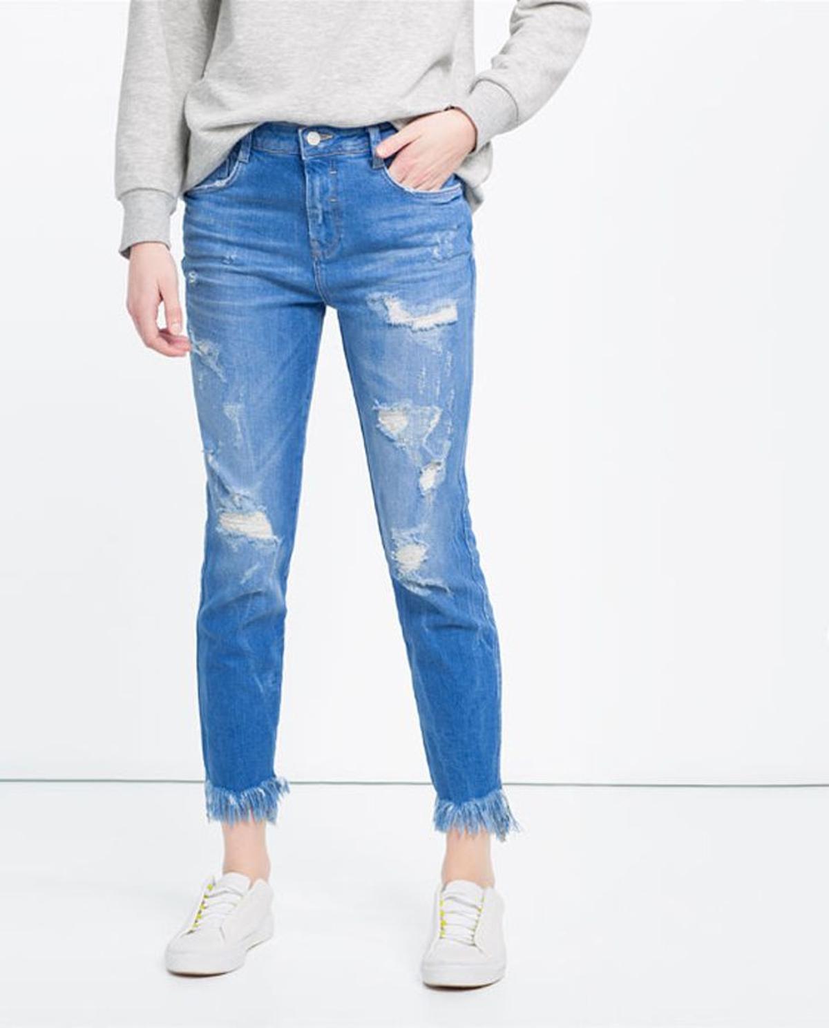 Pantalón denim slouchy de Zara (29,95€)