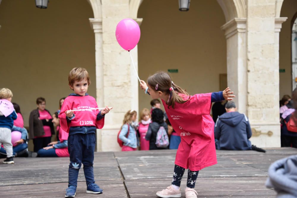 Alcoy se tiñe de rosa contra el cáncer de mama