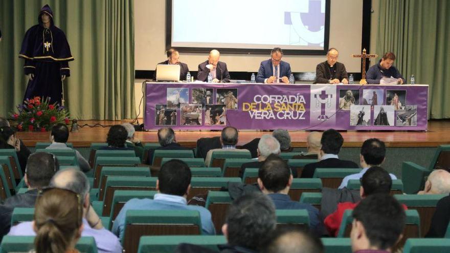 Asamblea de la Vera Cruz este domingo en el Colegio Universitario.