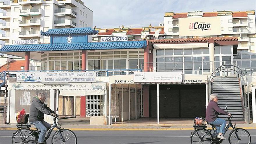 Ordenan desalojar los locales de Peñíscola Playa antes del derribo