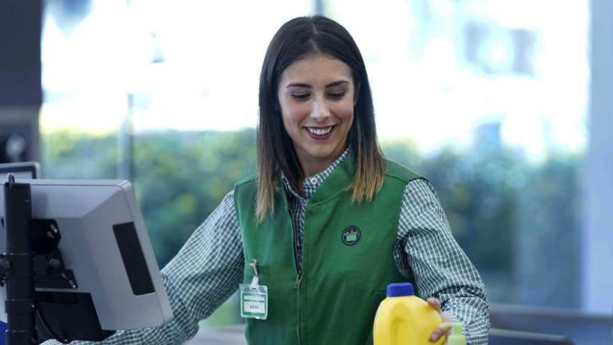 El nuevo uniforme del personal de Mercadona.