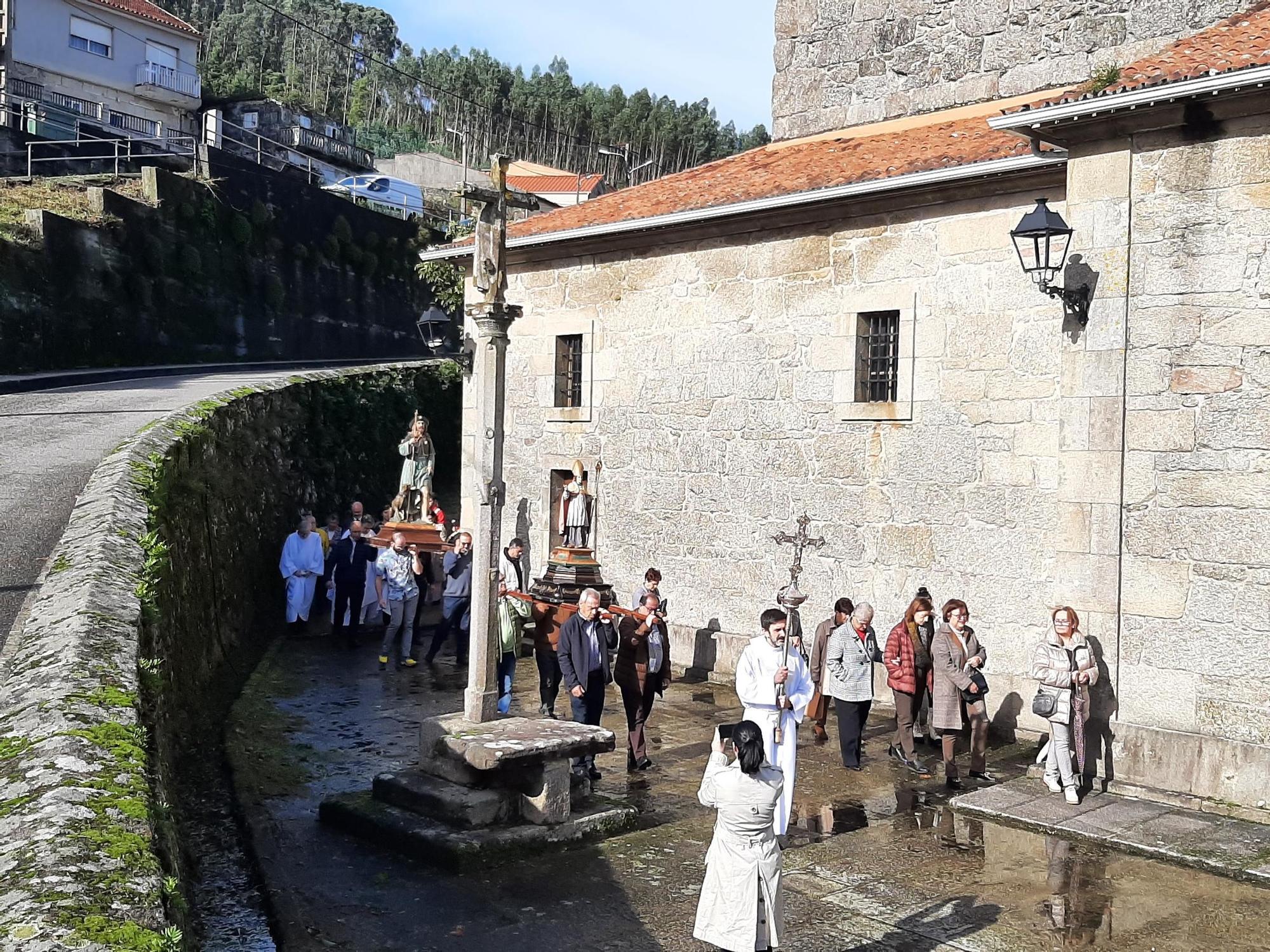 Las procesiones por el San Martiño de Moaña y Bueu aprovechan la tregua de la lluvia