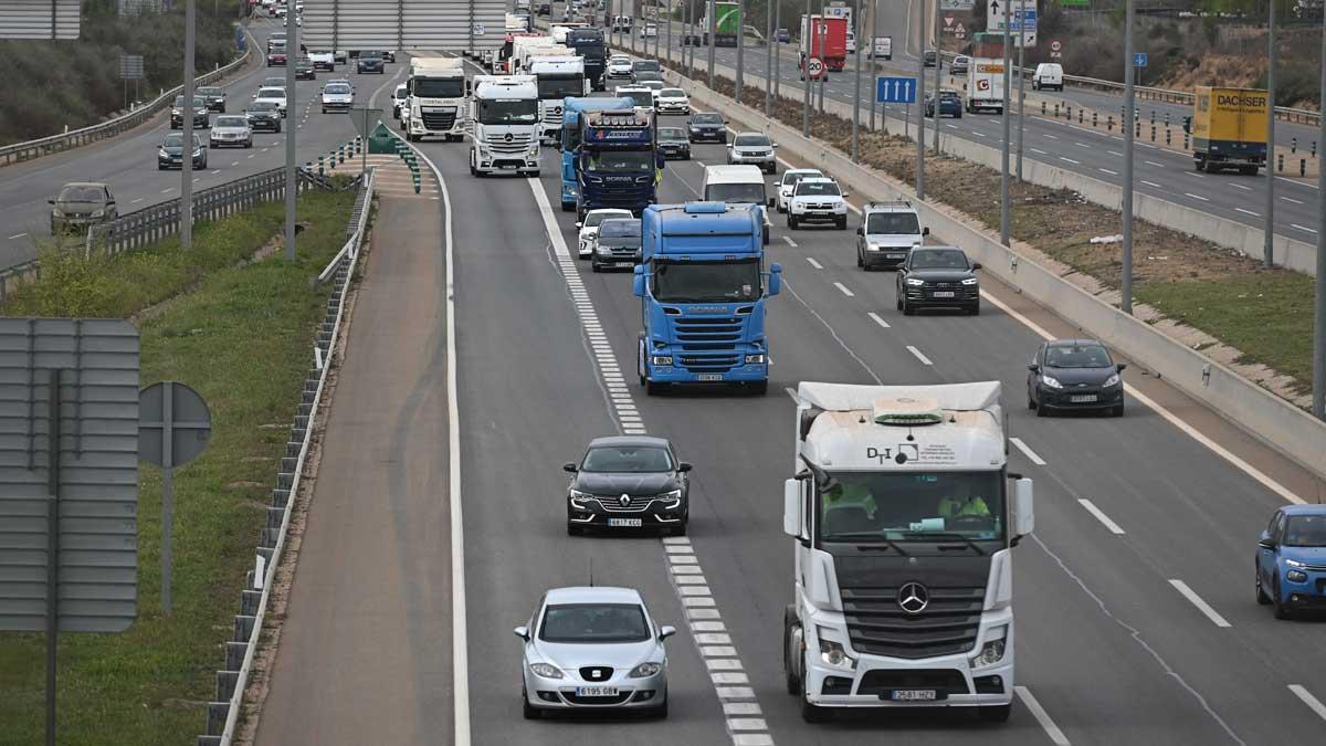 Huelga de transporte: quinto día de movilizaciones de los camioneros de mercancías