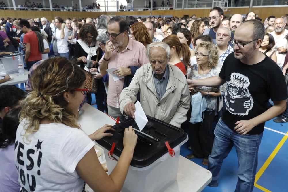 Votacions al pavelló de Santa Eugènia