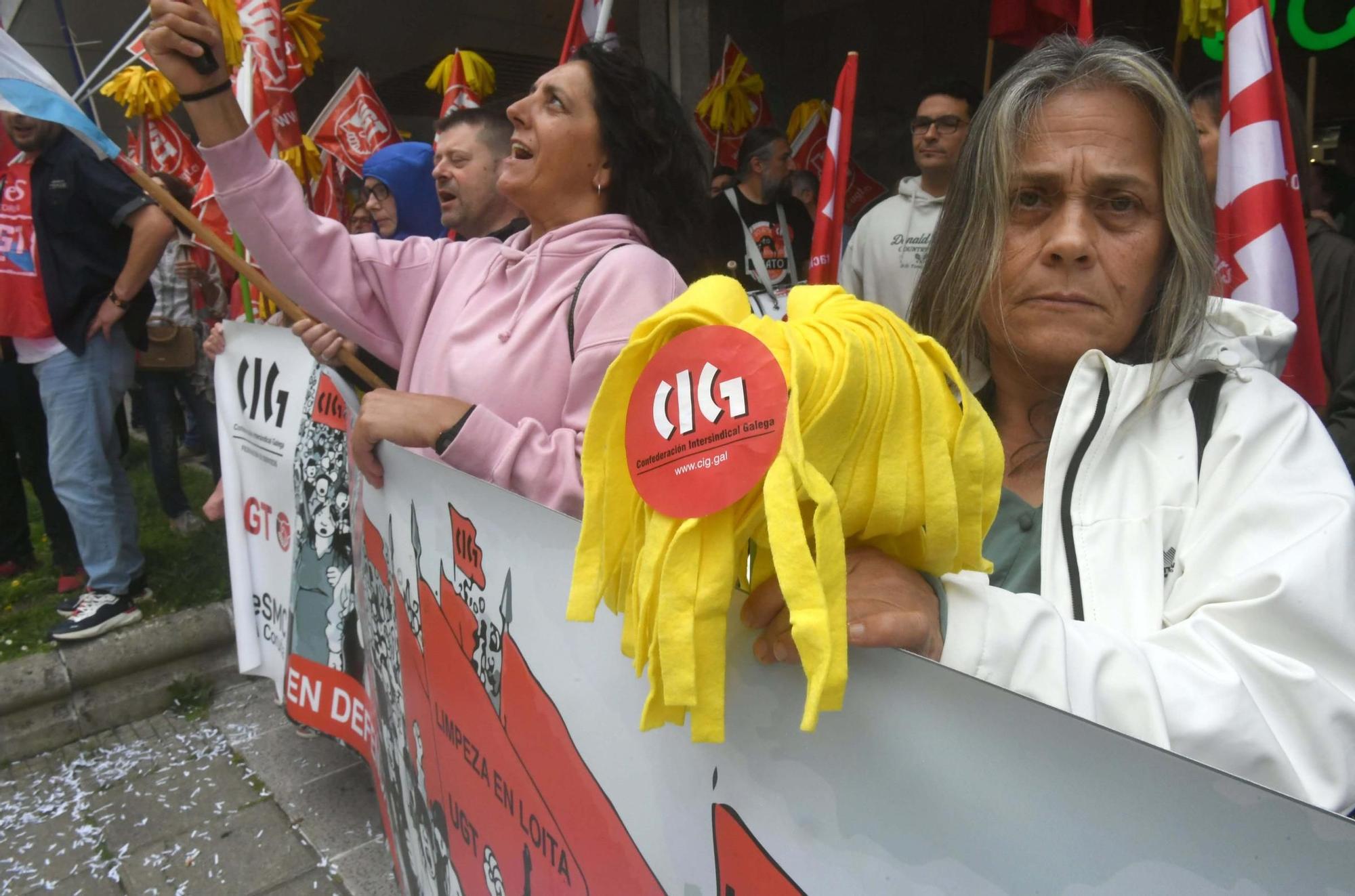 Personal del sector de limpieza se moviliza en A Coruña "en defensa de un convenio"