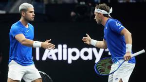 Alcaraz y Ruud se apuntan la victoria en los dobles del tercer día de la Laver Cup
