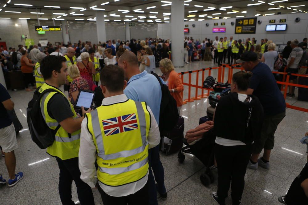 Afectados por la suspensión de pagos de Thomas Cook en el aeropuerto de Palma