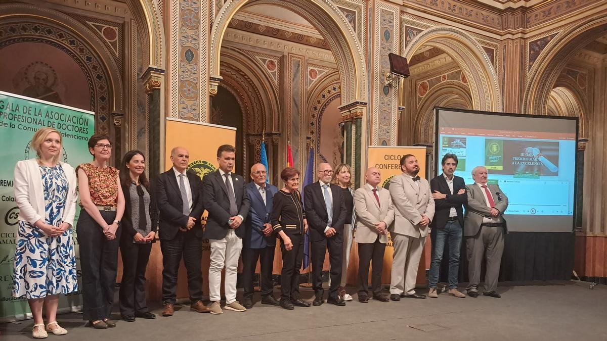 Revista de Sociedad hablará de la III Gala de los Doctores Magnos de la Excelencia