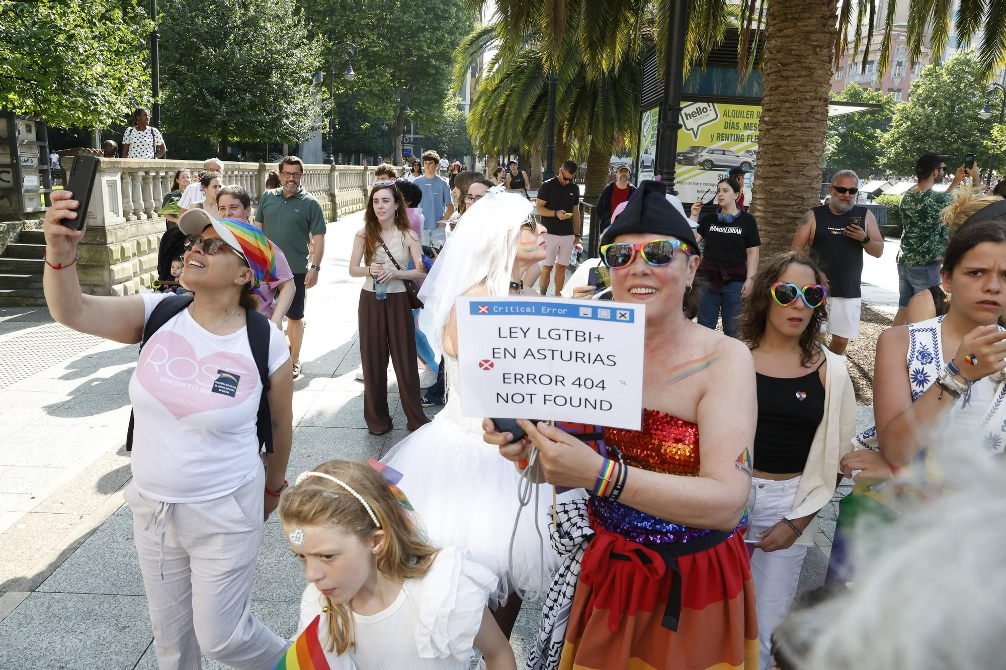 Así fue el desfile del Orgullo en Gijón (en imágenes)