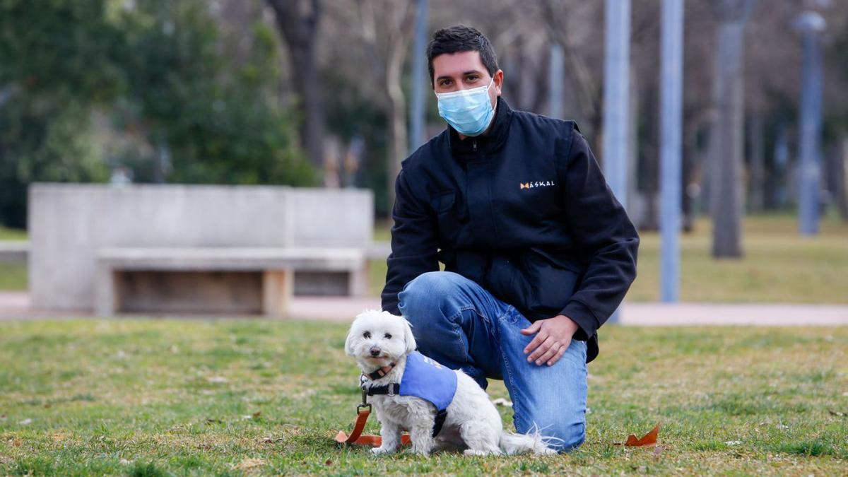 Ignacio Gutiérrez es responsable territorial de Áskal, especialista en preparar a perros señal.