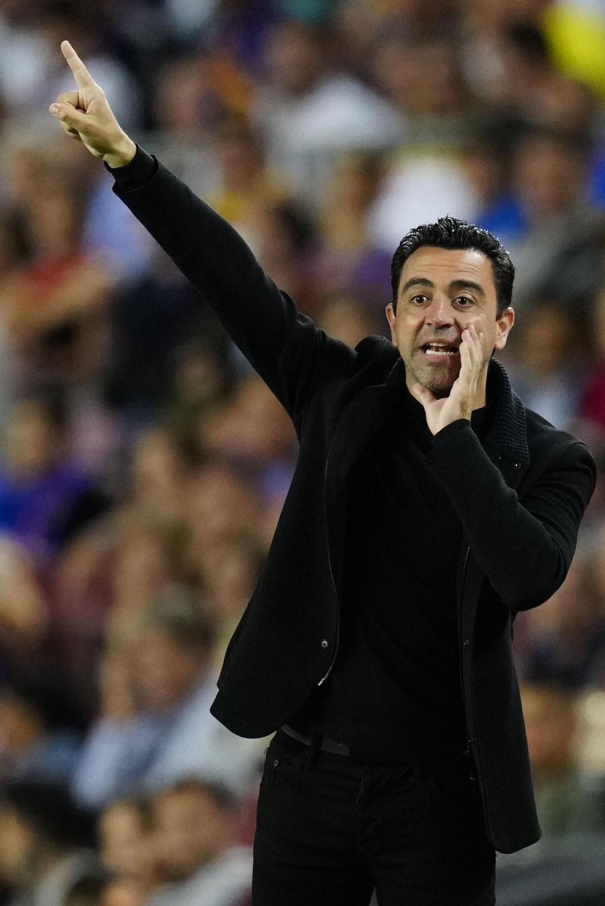 BARCELONA, 10/05/2022.- El entrenador del FC Barcelona, Xavi Hernández, durante el partido de Liga en Primera División ante el Celta que se disputa hoy martes en el Camp Nou, en Barcelona. EFE/Enric Fontcuberta