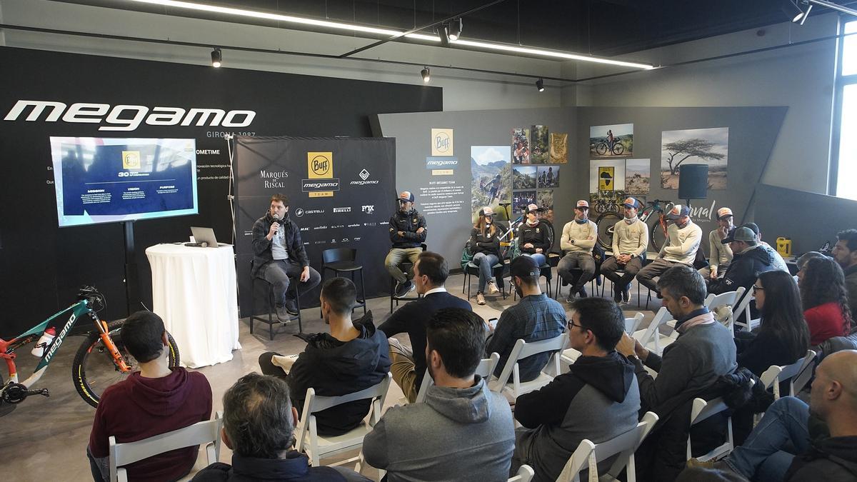 L’acte de presentació de l’equip Buff-Megamo Team 2023 fet a Vilablareix