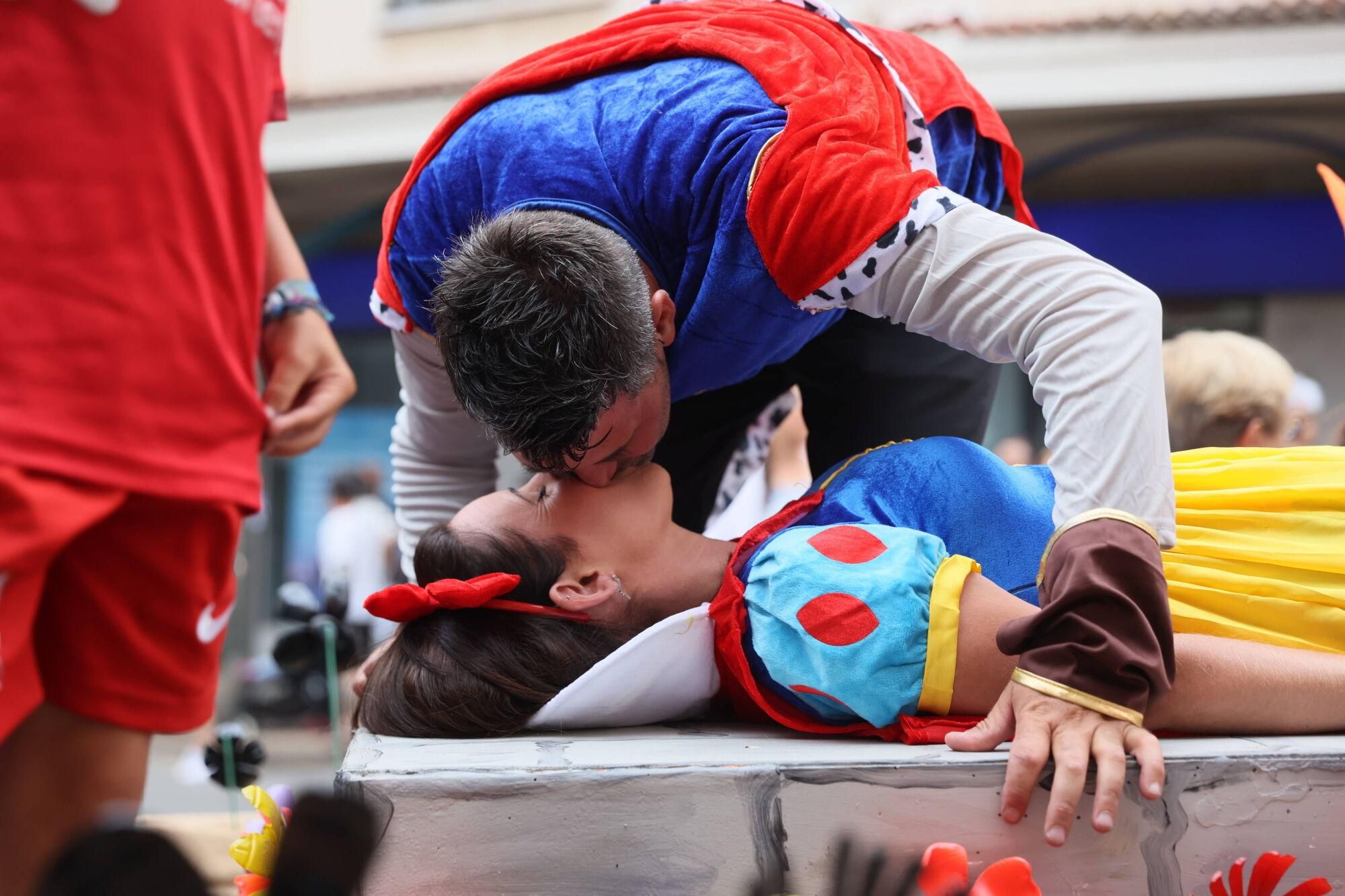 EN IMÁGENES: El desfile de carrozas por las fiestas del Carmen de Luancoi