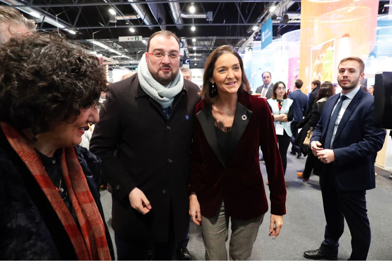 EN IMÁGENES: Así fue la visita de Adrián Barbón al estand de Asturias en Fitur