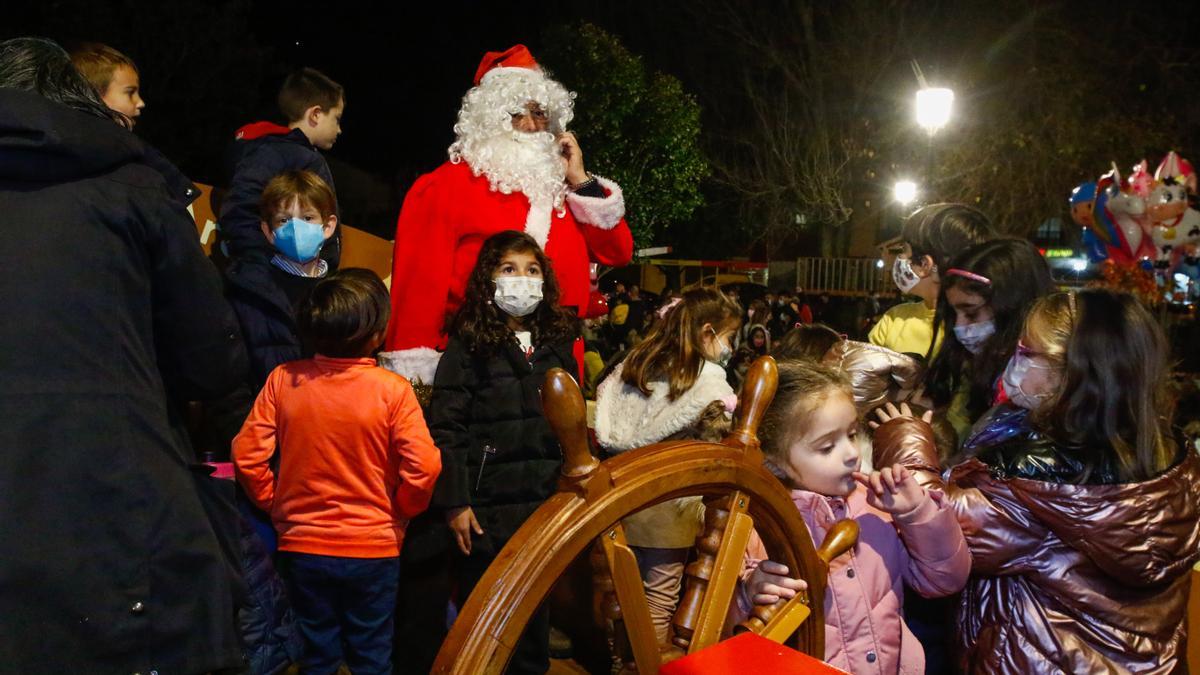 Papá Noel con los niños en Vilanova