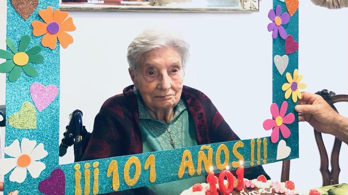 Luzdivina Cereigido celebrando su cumpleaños