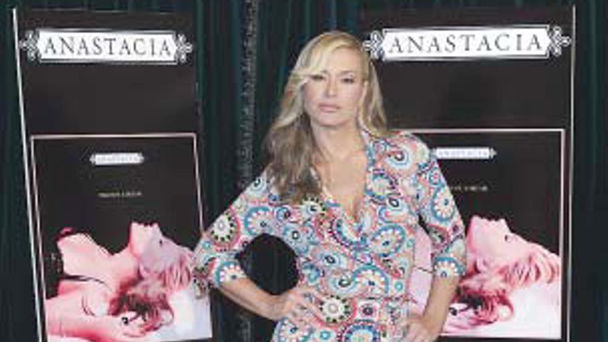 Anastacia estrena disco tras vencer el cáncer