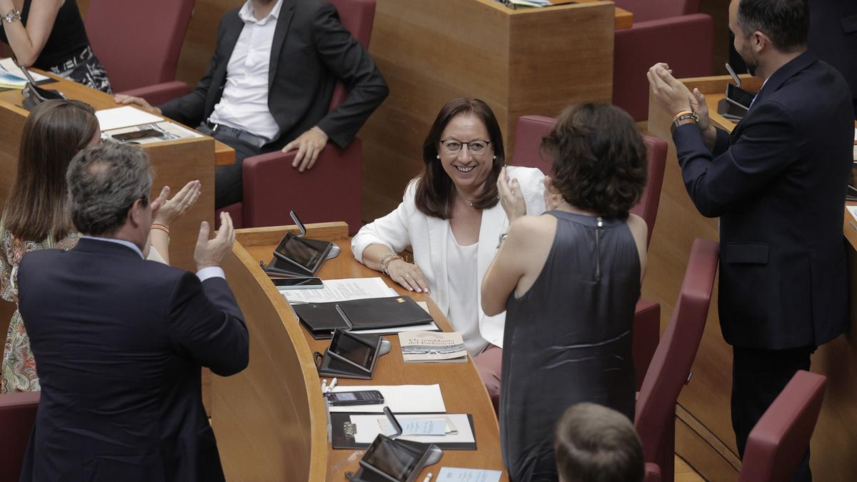 La diputada de Vox, Llanos Massó, nueva presidenta de las Cortes valencianas gracias al acuerdo con el PP