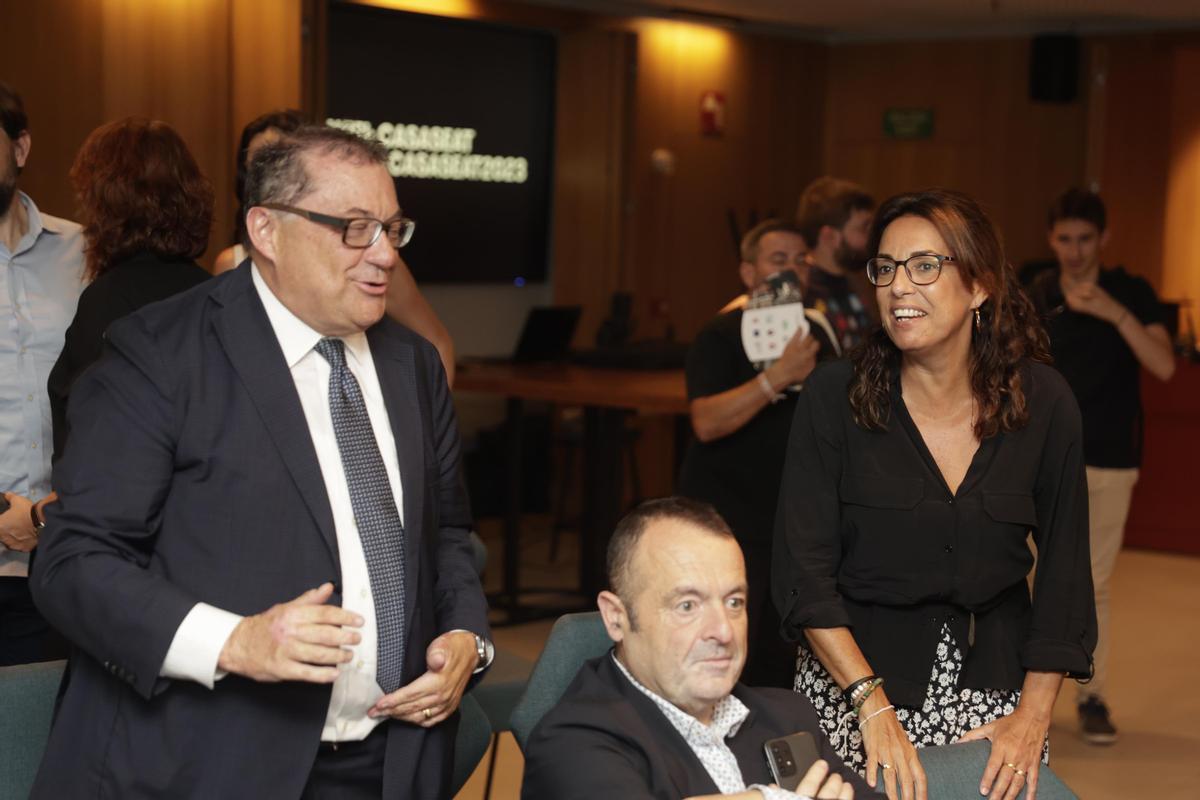 Ramón Agenjo, presidente de la Fundación Damm, con Pepe Zapata e Isabel Vidal, directora general de Focus y presidenta de Adetca.
