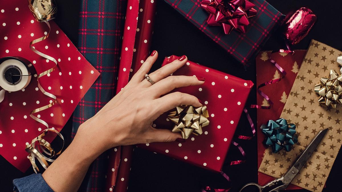 Regalos para mujer con los que sorprender esta Navidad - Atashi Cellular