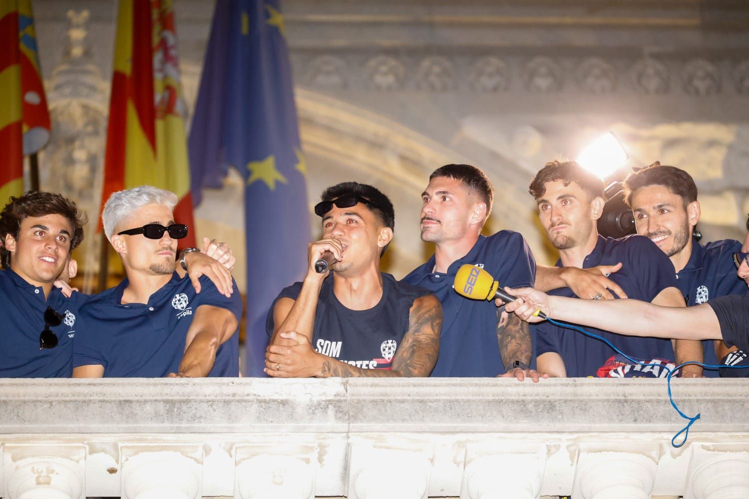 Todas las fotos de la rúa del Levante UD por su ascenso a Primera División