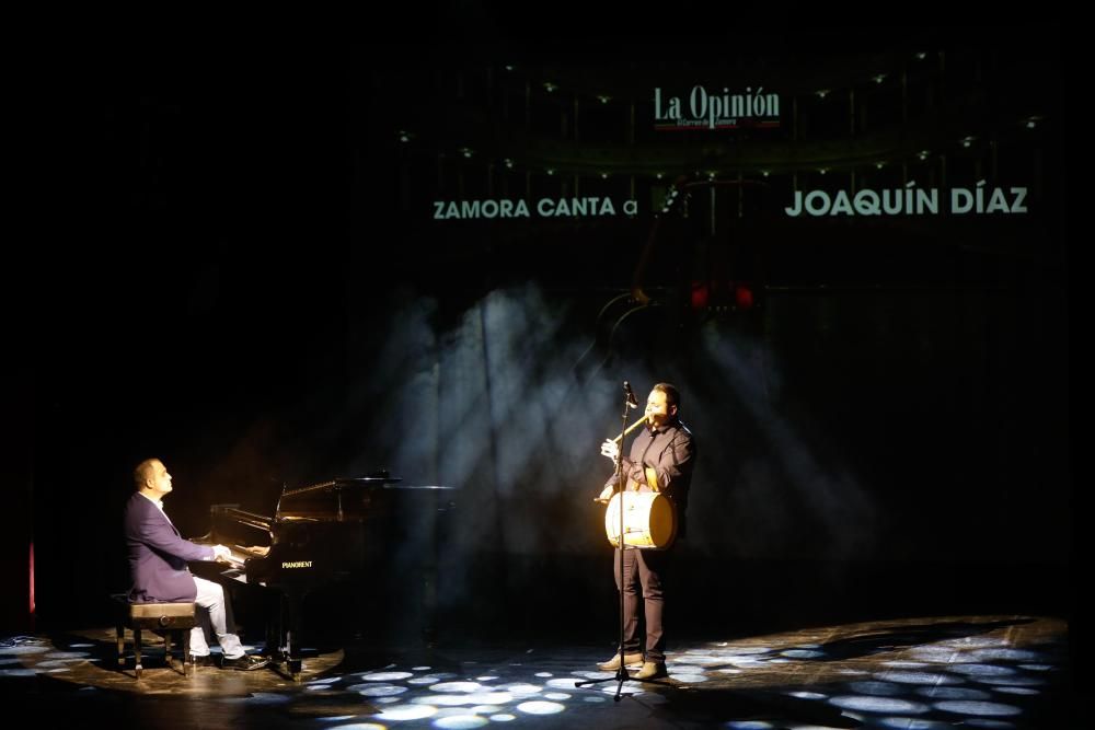 Zamora canta a Joaquín Díaz