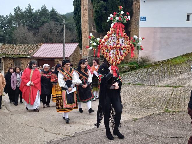 GALERÍA | San Vicente de la Cabeza procesiona con el "pan bendito"