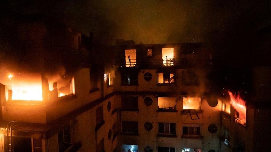 Al menos diez muertos en un violento incendio en París