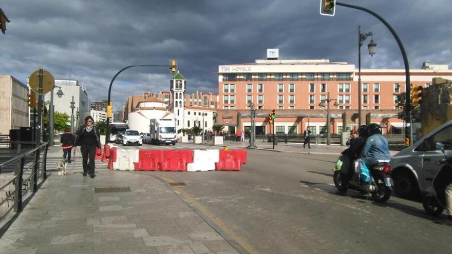 El puente de la Esperanza no permitía la entrada hacia la calle Prim hasta ahora.