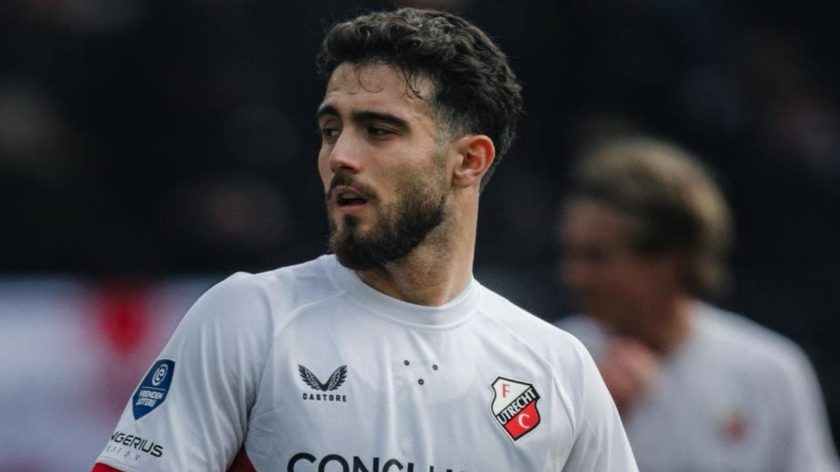 Ángel Alarcón, con la camiseta del Utrecht