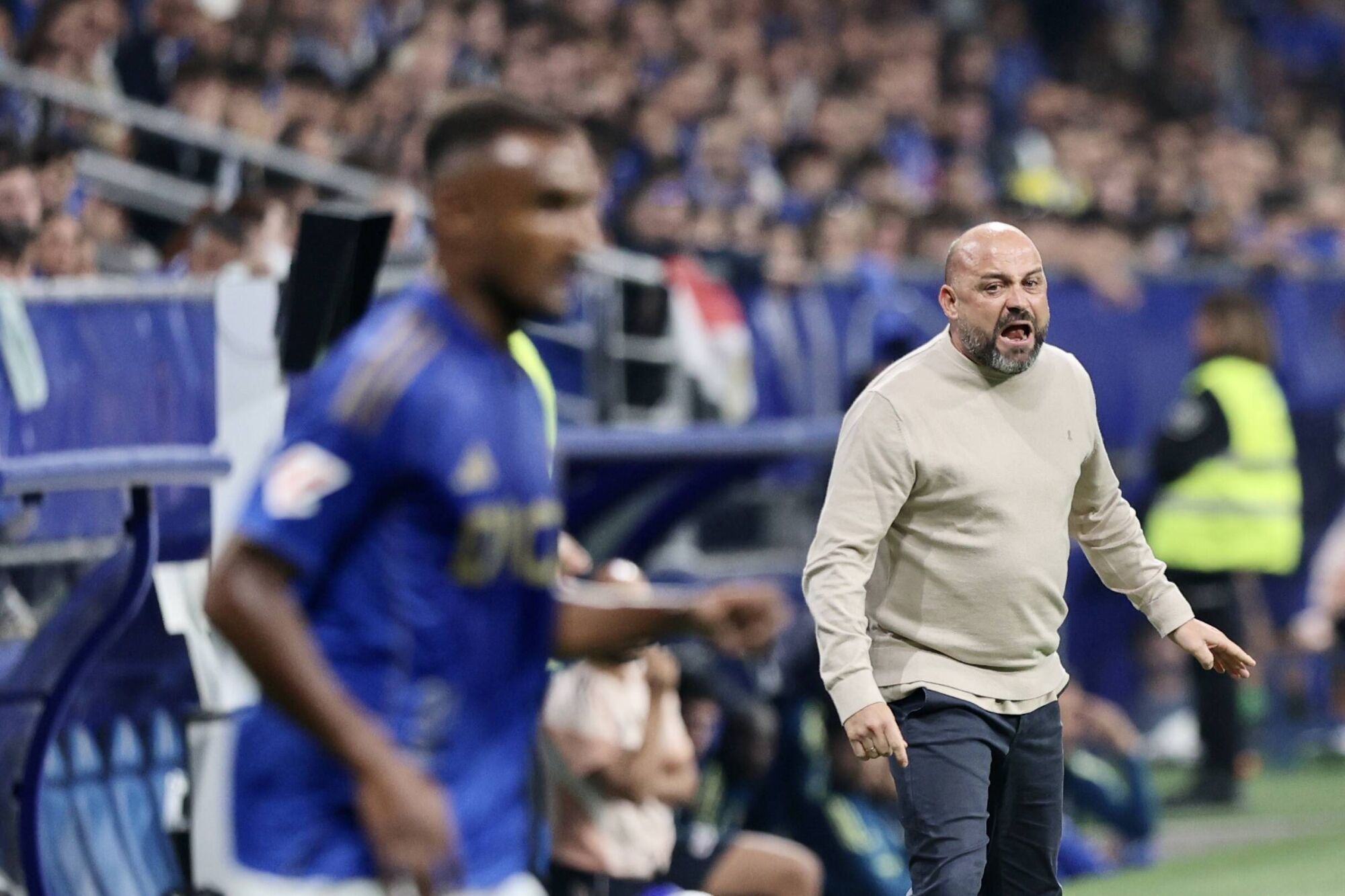 Todas las IMÁGENES del reestreno de Carrión con el Oviedo, con derrota ante el Espanyol 