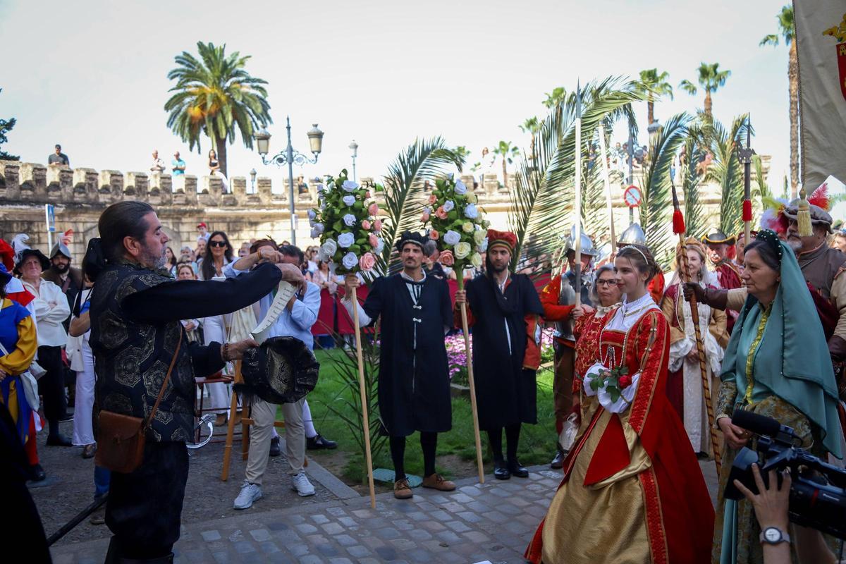 Micer de Luna lee a Isabel de Portugal unas palabras de su esposo, Carlos V, en Badajoz.