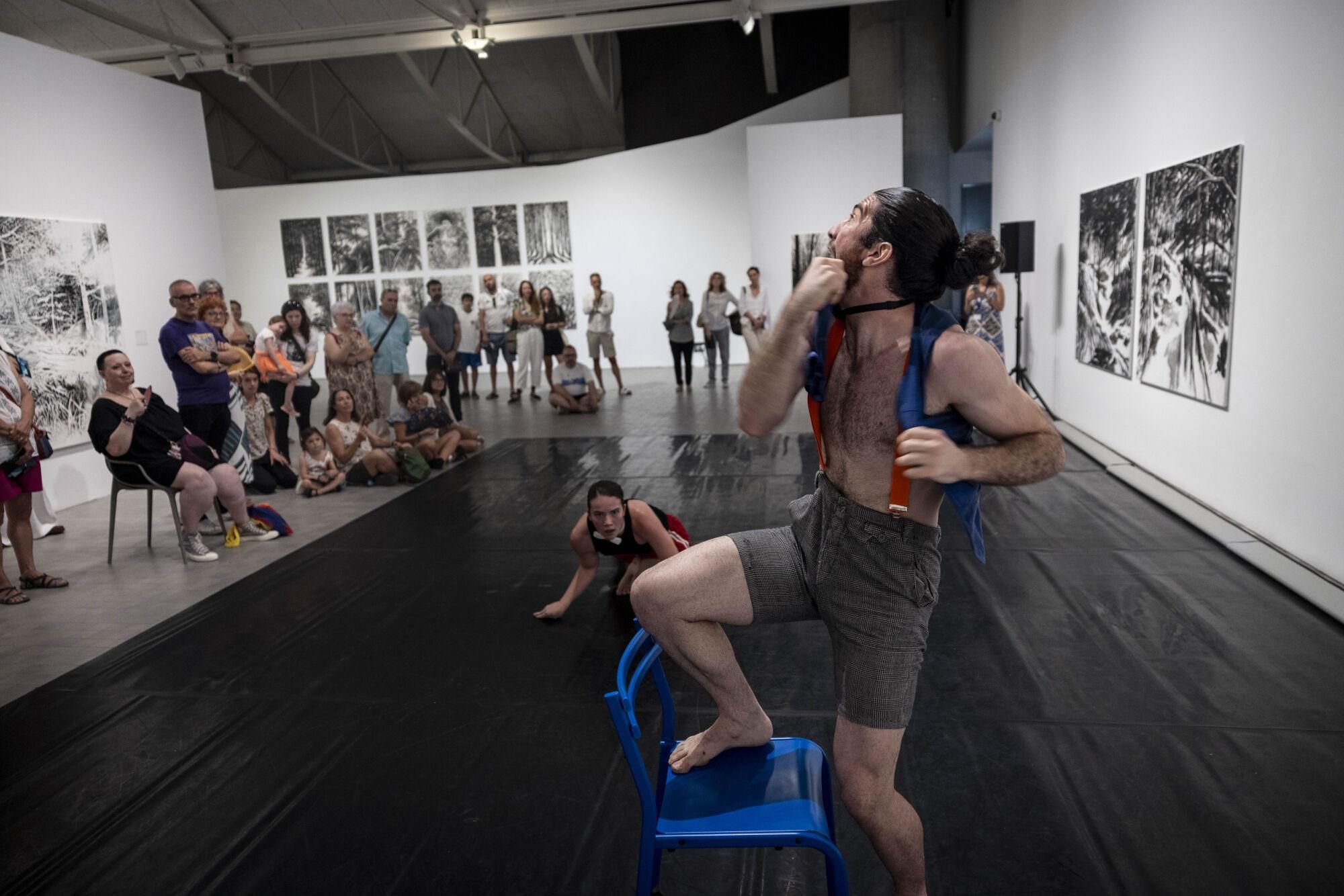 DANZA 'PAS A TROIS' CON HUGO Y VEGA GRIMALT POR EL 30 ANIVERSARIO DEL MUSEO PABLO SERRANO