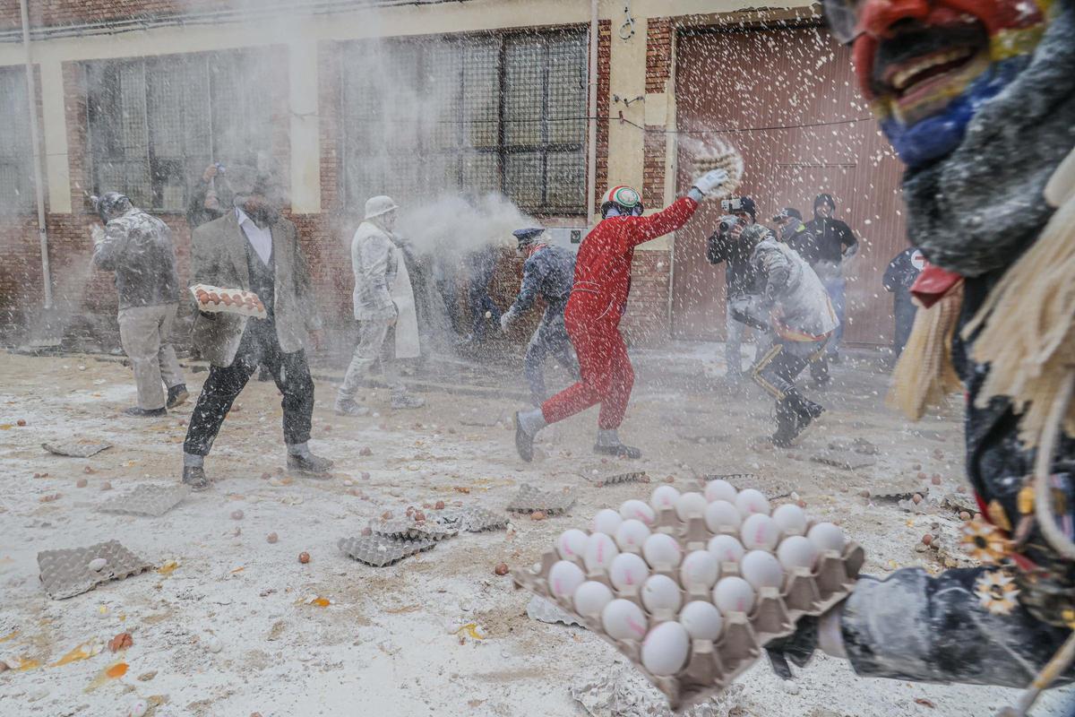 Els enfarinats toman Ibi Els enfarinats toman Ibi