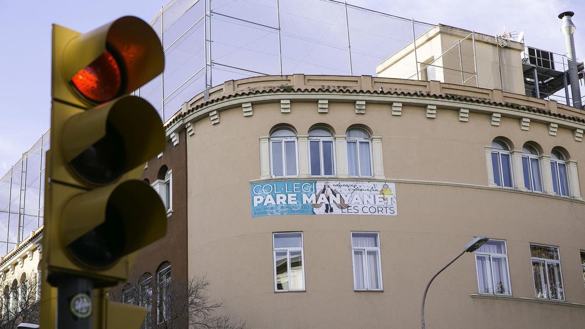 Fachada del colegio Pare Manyanet de Les Corts, en Barcelona