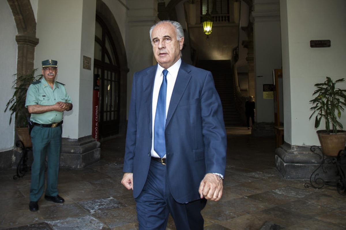 Prisión provisional eludible con fianza de 200.000 euros para el exconsejero Blasco