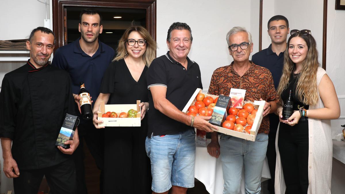 Equipo del El Candelas, con Javier Mené y Miguel Ángel Vincente