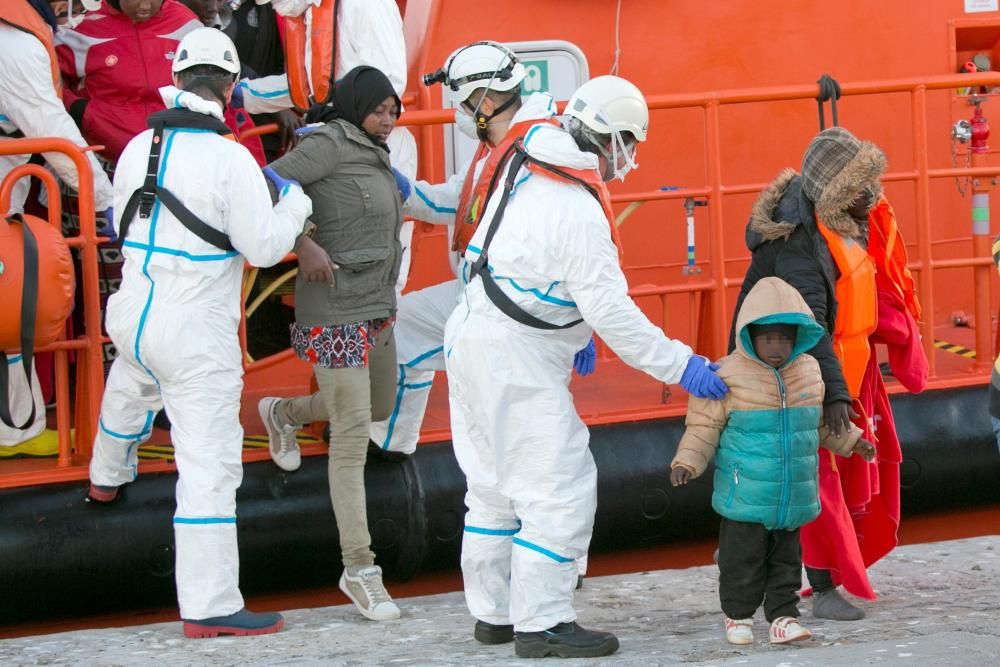 Llegan a Málaga 185 personas rescatadas en el ...