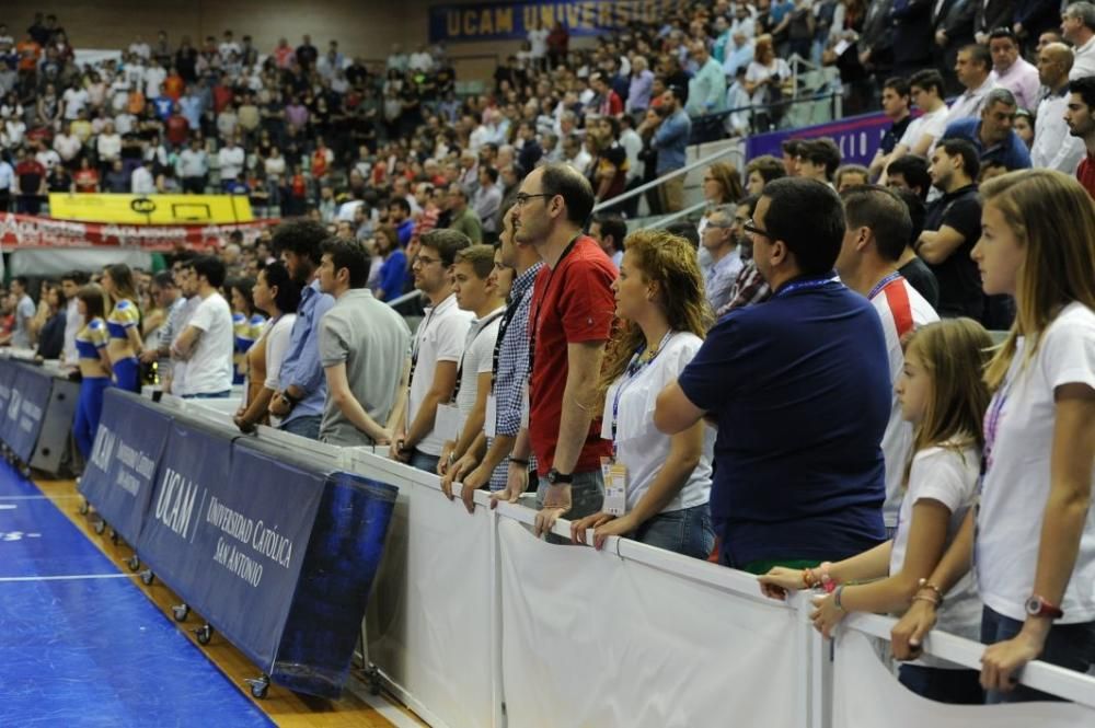 Partido entre el UCAM Baloncesto y el Manresa