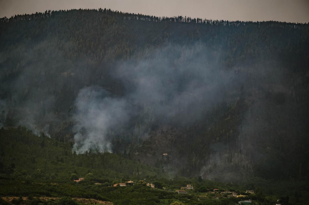 Imágenes de este domingo del incendio de Tenerife.