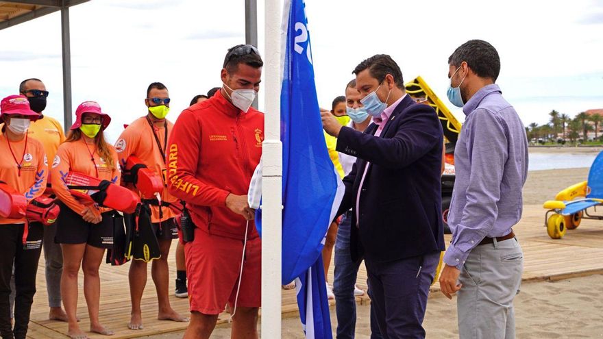 The mayor of Arona celebrates that Las Vistas and El Camisón maintain the blue flag