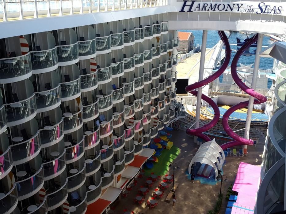 El interior del 'Harmony of the Seas' // Marta G.B