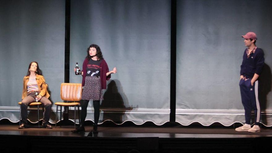 Representación de la obra «Los brutos» en el teatro Palacio Valdés. | MARIO CANTELI