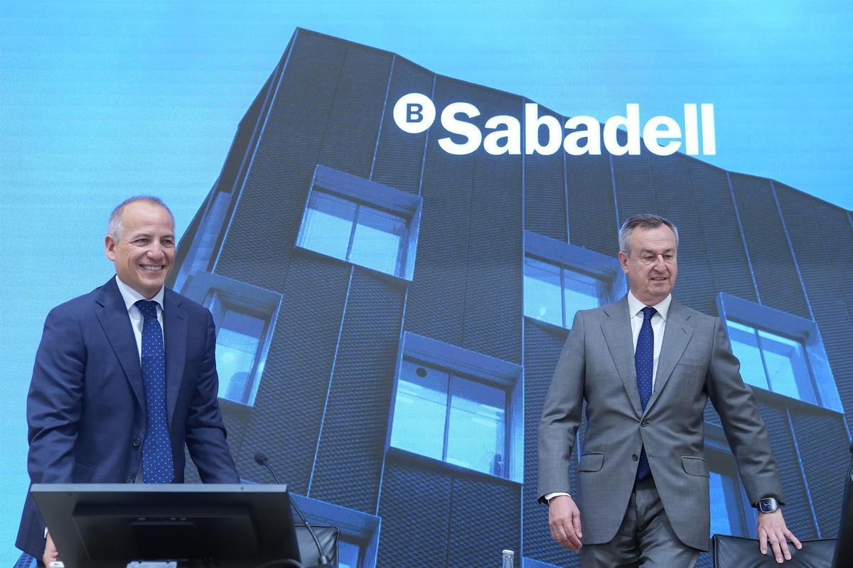 El Sabadell convoca dues juntes per votar sobre el TSB i el dividend El Sabadell convoca dues juntes per votar sobre el TSB i el dividend