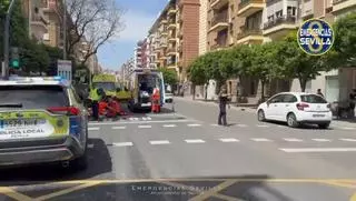 Grave accidente de tráfico con cuatro personas heridas en Virgen de Luján, una de las vías de acceso a la Feria de Sevilla