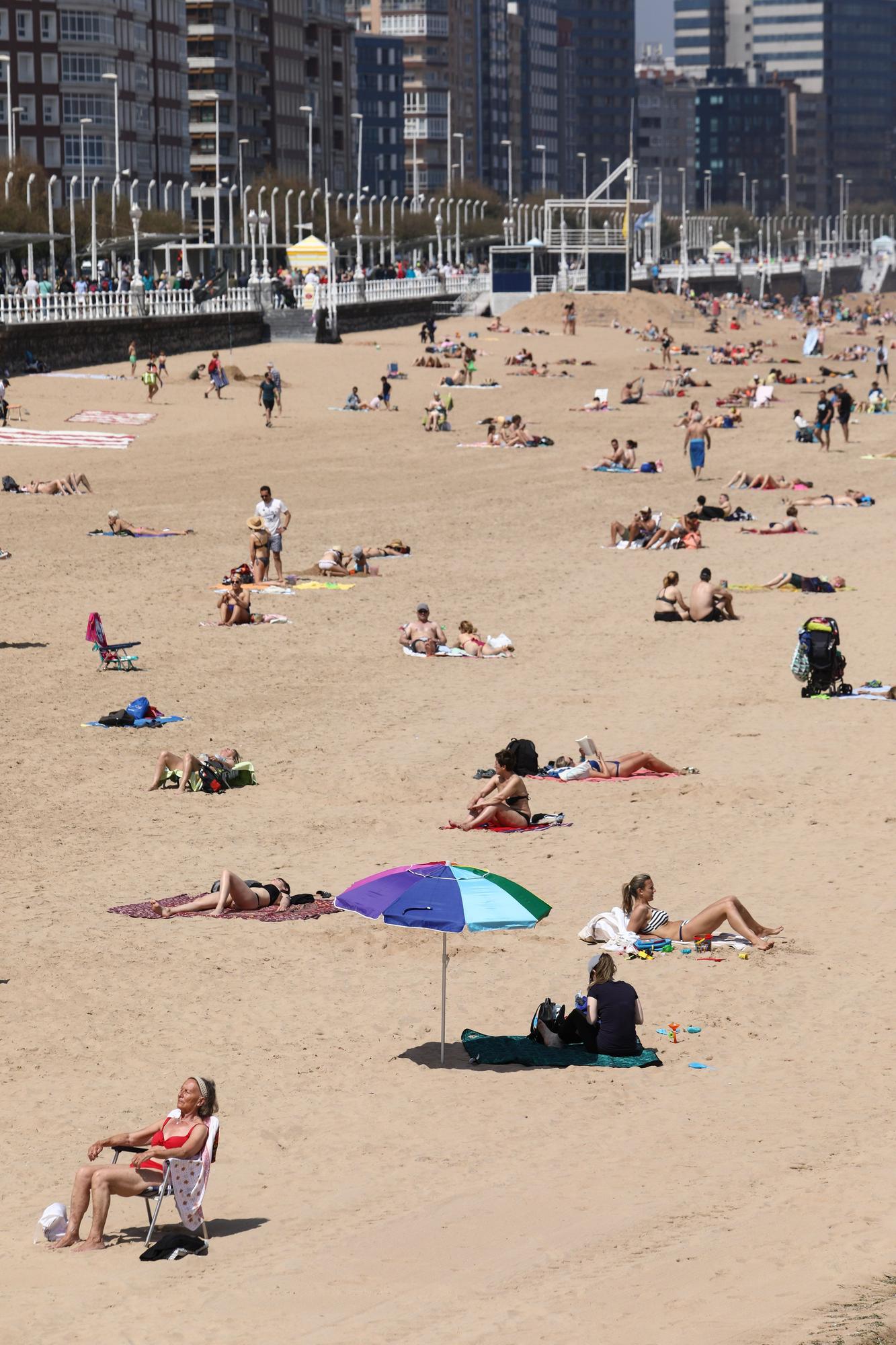 Calor en Gijón el último domingo de mayo