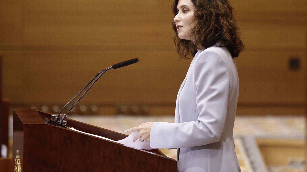 Ayuso anuncia 50 medidas y refuerza su oposición a Sánchez en el Debate de Estado de la Región